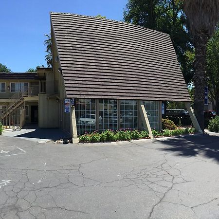 מודסטו Discovery Inn מראה חיצוני תמונה
