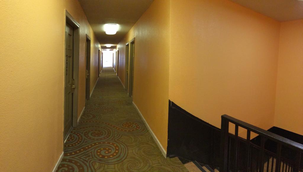מודסטו Discovery Inn מראה חיצוני תמונה