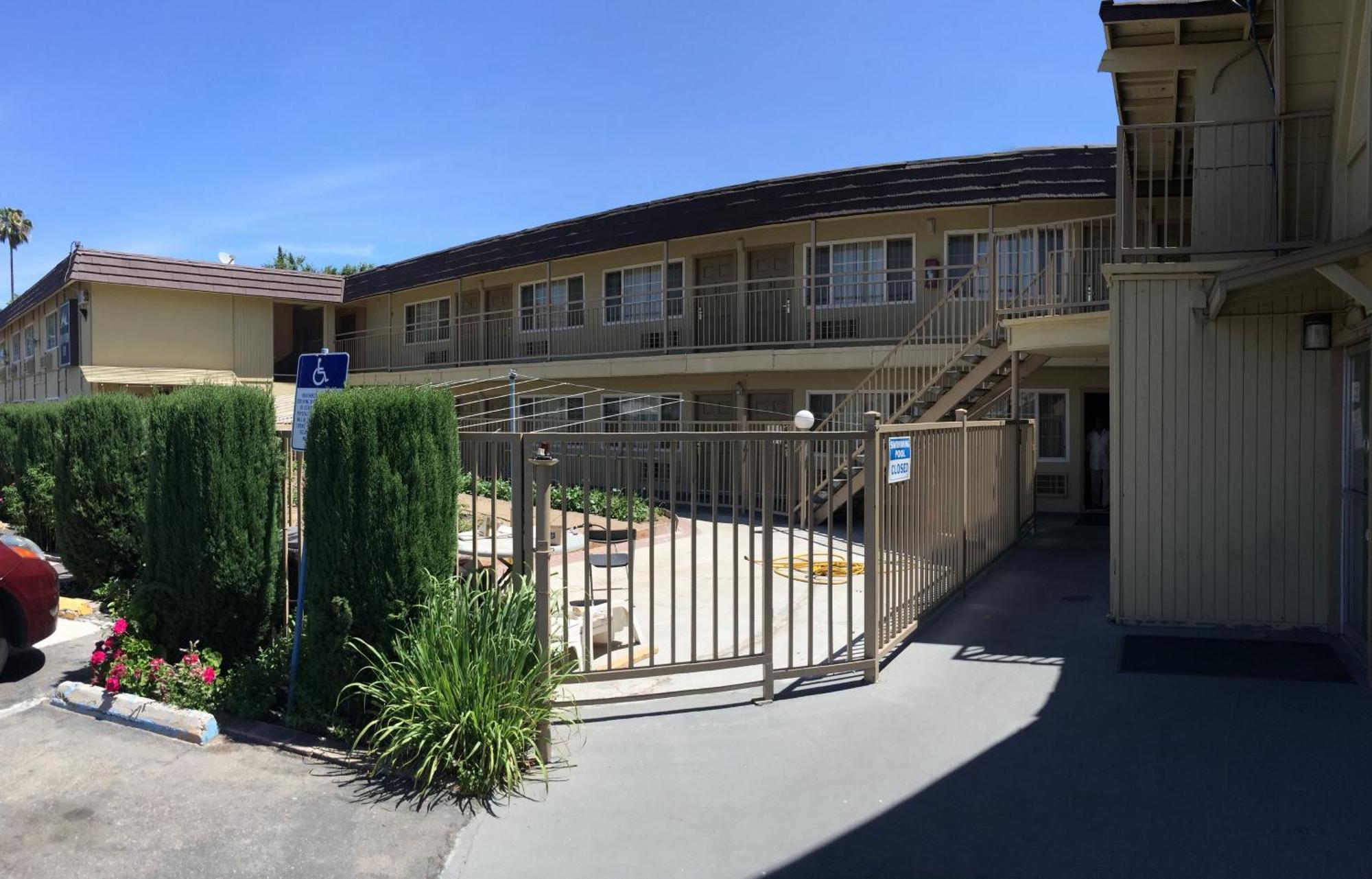 מודסטו Discovery Inn מראה חיצוני תמונה
