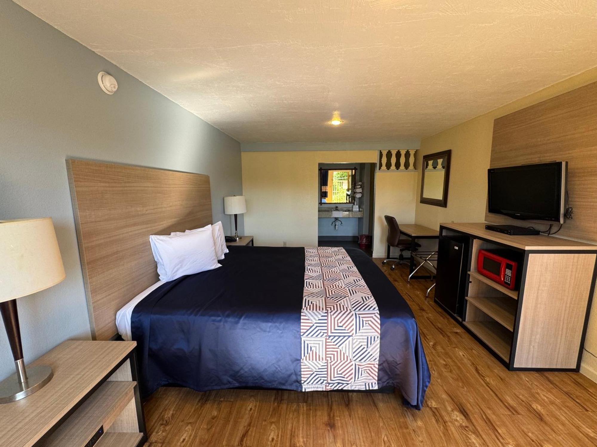 מודסטו Discovery Inn מראה חיצוני תמונה